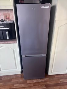 LOGIK L50BW23 60/40 Fridge Freezer Silver/Grey