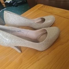 gold bridesmaid shoes