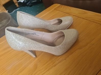 gold bridesmaid shoes