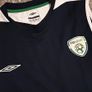 Republic of Ireland sleeveless Umbro training jersey top shirt football Image 7