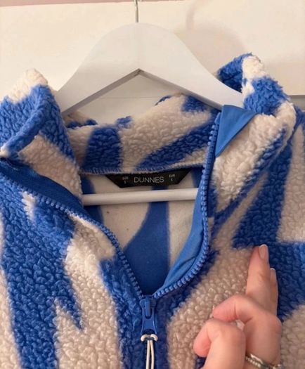 Dunnes Stores blue and white half zip up