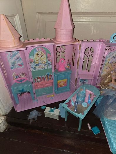 2003 Barbie Swan Lake Enchanted Castle Set