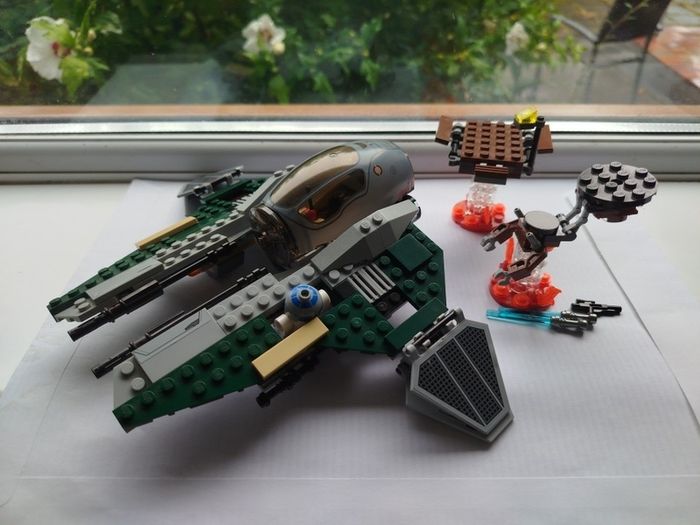 Lego Star Wars 9494 Anakin's Jedi Interceptor