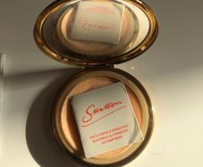 vintage Stratton Powder Compact