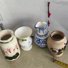Collection of 4 vintage decorative ceramic pottery vases ,Fuchsia Design bud vase handcrafted ceramic item signed by the artist "Moses" from Cyprus 18.00 e. Wedgwood collection wild strawberry bud vase12.00 E. Vase blue 11 cm blue design Modra majolica sp