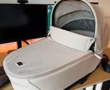 Cybex Platinum Lux Carry Cot (Beige)