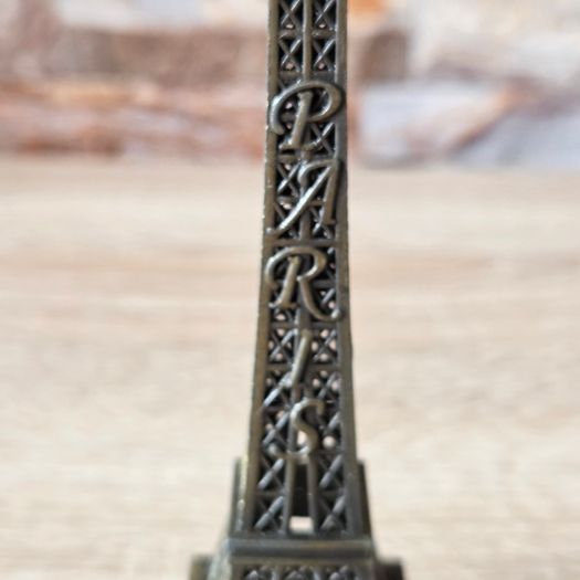 Eiffel Tower figurine and souvenir model
