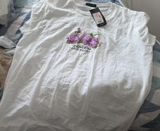 Ladies tshirt size 16