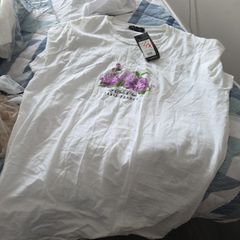 Ladies tshirt size 16
