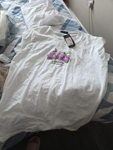 Ladies tshirt size 16