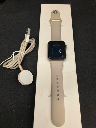 Apple Watch Series 3 42MM Smartwatch/ Used