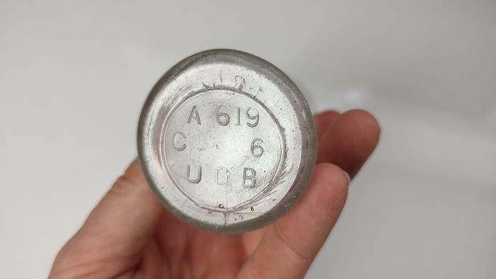 407 - Antique Bisurated Magnesia Bismag London Collectible Decorative Bottle