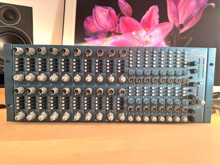 Speck Electronics Xtramix V1 (90s) - 20 Stereo Ch / 8 Bus | Serviced - Custom Low-Noise PSU