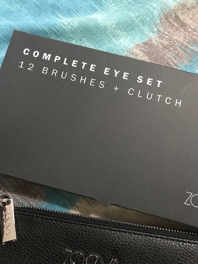 brand new 100% genuine Zoeva complete eye set 12 brushes + clutch