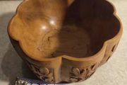 Lovely Hand Carvrd Small Woodin Bowl.