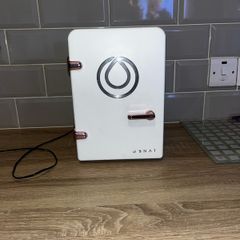 Monat Mini Beauty Fridge Like New (not Set Open To Offers )