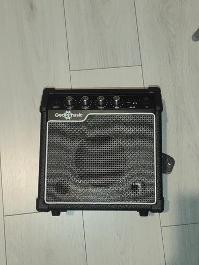 Electric guitar with amp and gigbag