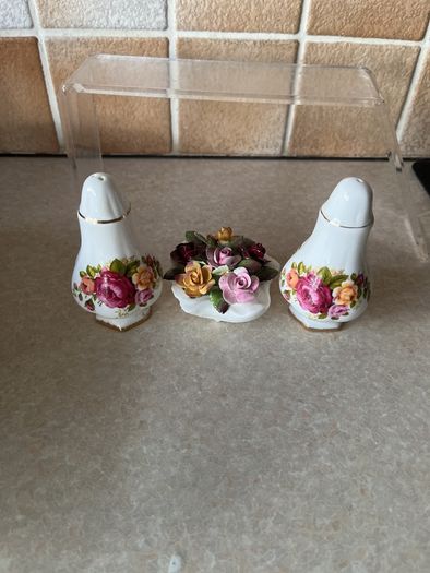Royal Albert Old Country Rose Pisy Fliwers & Pepper& Salt set