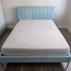 King size bed