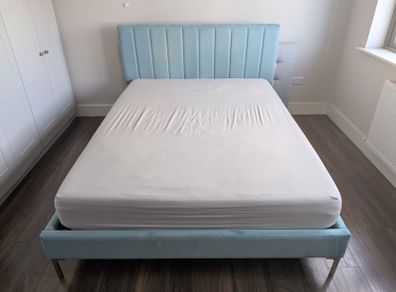 King size bed