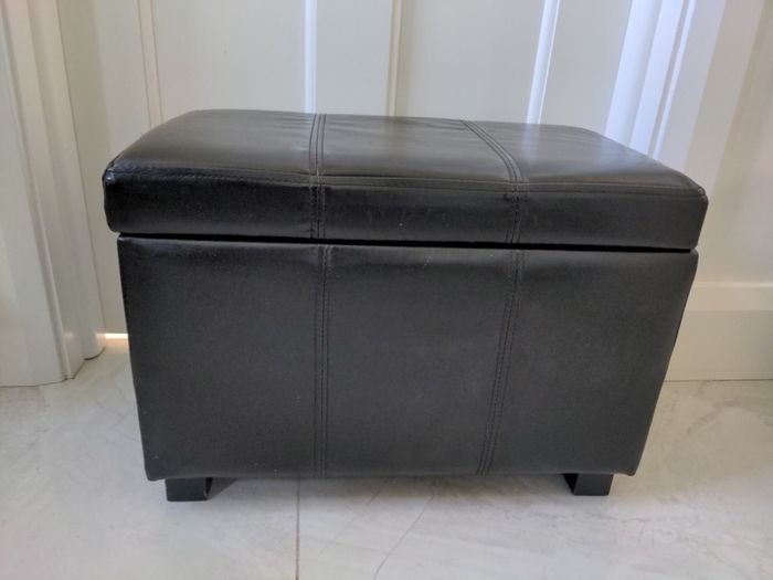 Leather ottomann