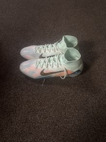 CR7 football boots