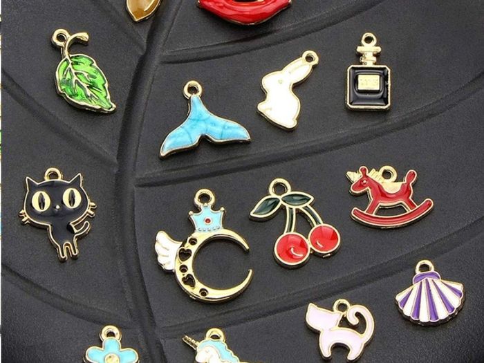 60Pcs Charms for Jewellery Making Assorted Gold Plated Enamel Animal Moon Star Fruit Charm Pendant DIY Necklace Bracelet Earring Crafts (FREE POSTAGE)