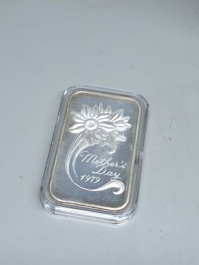 Vintage 1979 Madison Mint Mothers Day One Ounce Fine Silver Art Bar