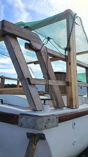 32 FT sailing boat 4 sleeper
