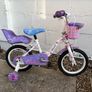 Girls bike with stabilisers Image 6