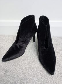Lovely Black Velour Booties / Heels / Size 6.5 UK
