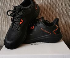 Junior runners NEW size UK 5