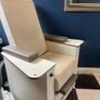 Reclining pedicure chair Image 4