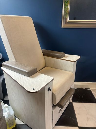 Reclining pedicure chair
