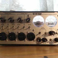 Akai eie pro Professional Audio/MIDI Interface with USB 2.0 Hub