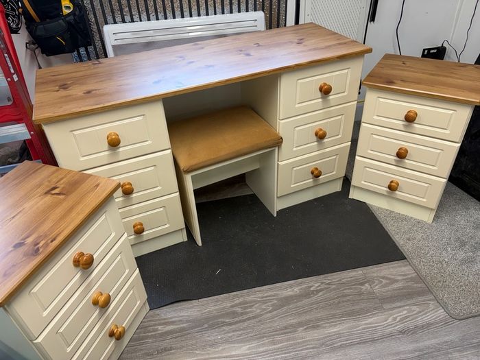 Dressing Table and matching bedside lockers