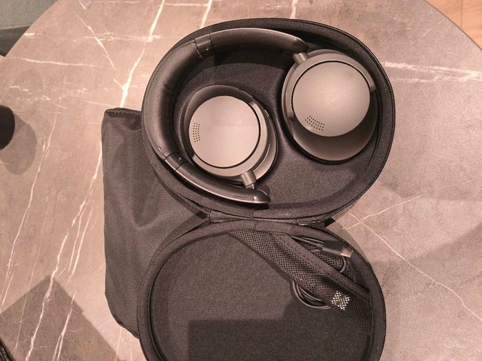 Wireless headphones: 1more Sonoflow (Certified by Hi-Res Audio+ ANC)