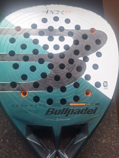Bullpadel Hack 04 padel racket