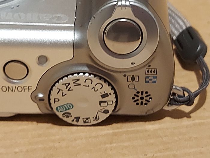 Canon PowerShot A80 Digital Camera, with carry case, working fine and in excellent condition