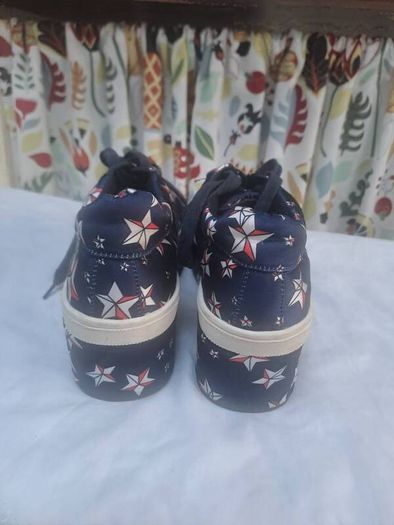 Buffalo London Platform lace up shoes