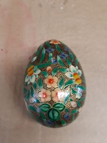 Trinket box egg shaped
