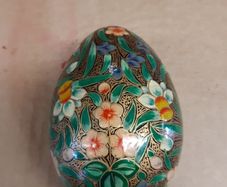 Trinket box egg shaped