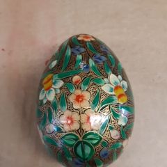 Trinket box egg shaped