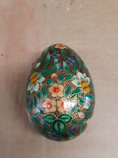 Trinket box egg shaped