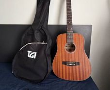 Stagg Travel Dreadnought Acoustic Guitar with TGI Gigbag and Capo