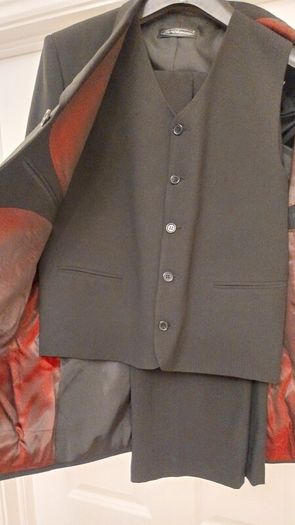 14yrs boy 3 piece suit like new