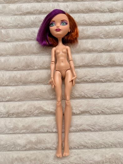 Ever After High Doll Poppy O'Hair 1st Chapter Used Please see photos