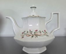 Tea Pot Johnson Brothers
