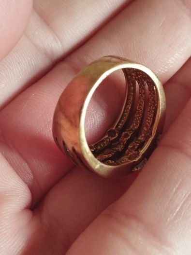 925 Sterling Silver Ring with Gold Plated Cubic Zirconia.