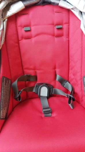Uppababy Vista Travel System in Red